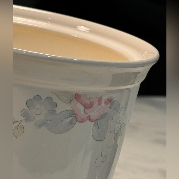 Pfaltzgraff Vintage Wyndham Stoneware Canister with lid. - Picture 3 of 8